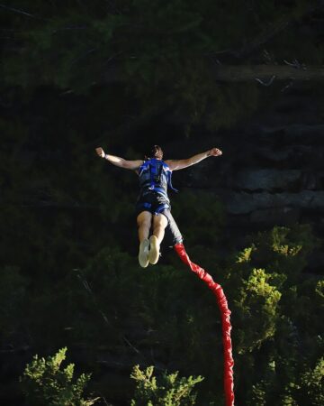 Bungee jumping in Bir Billing