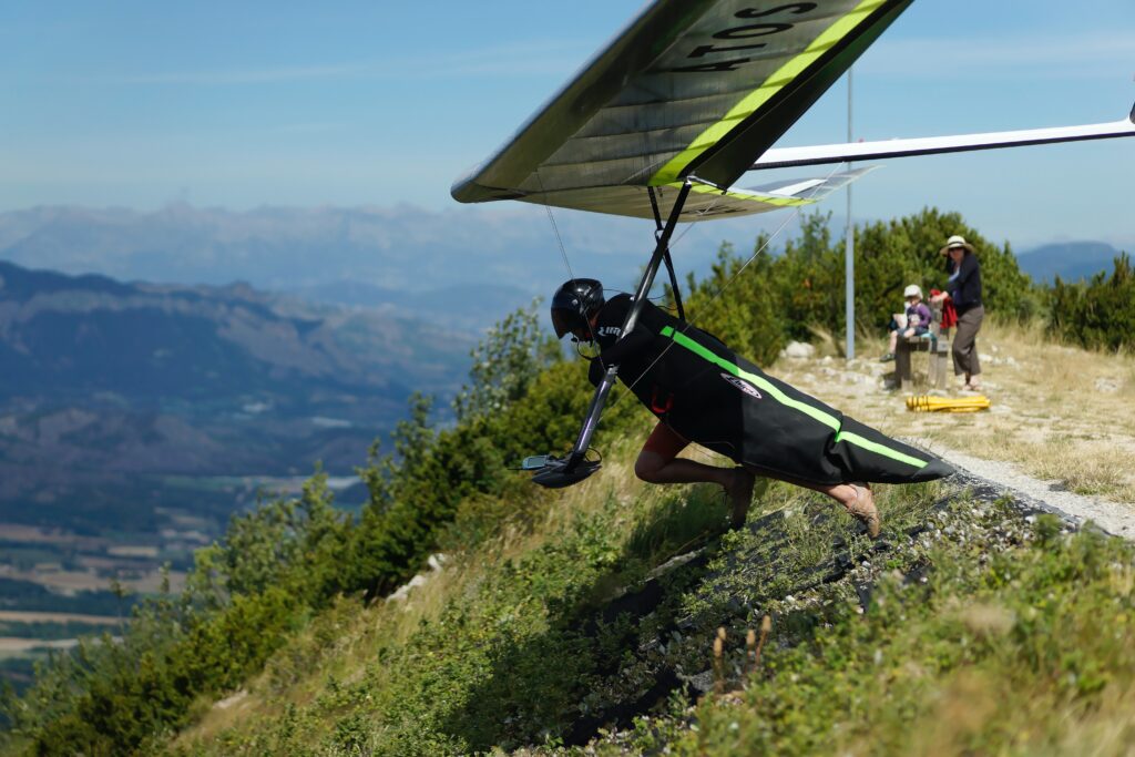 Hang gliding in Bir Billing