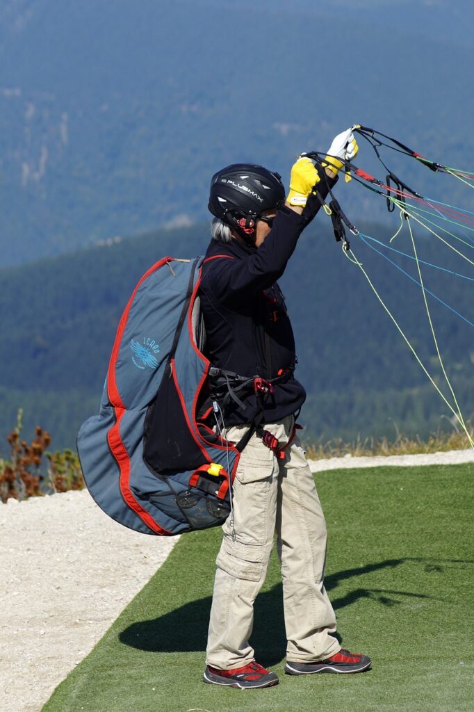 paraglider at bir billing, paragliding accuracy champion